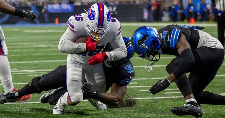 "Lions' Struggles: Linebacker and Coaching Flaws Exposed in Loss to Bills"