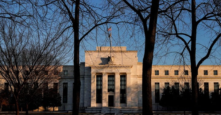 "Rising Yields Challenge US Stocks as Fed Hints at Fewer 2025 Rate Cuts"